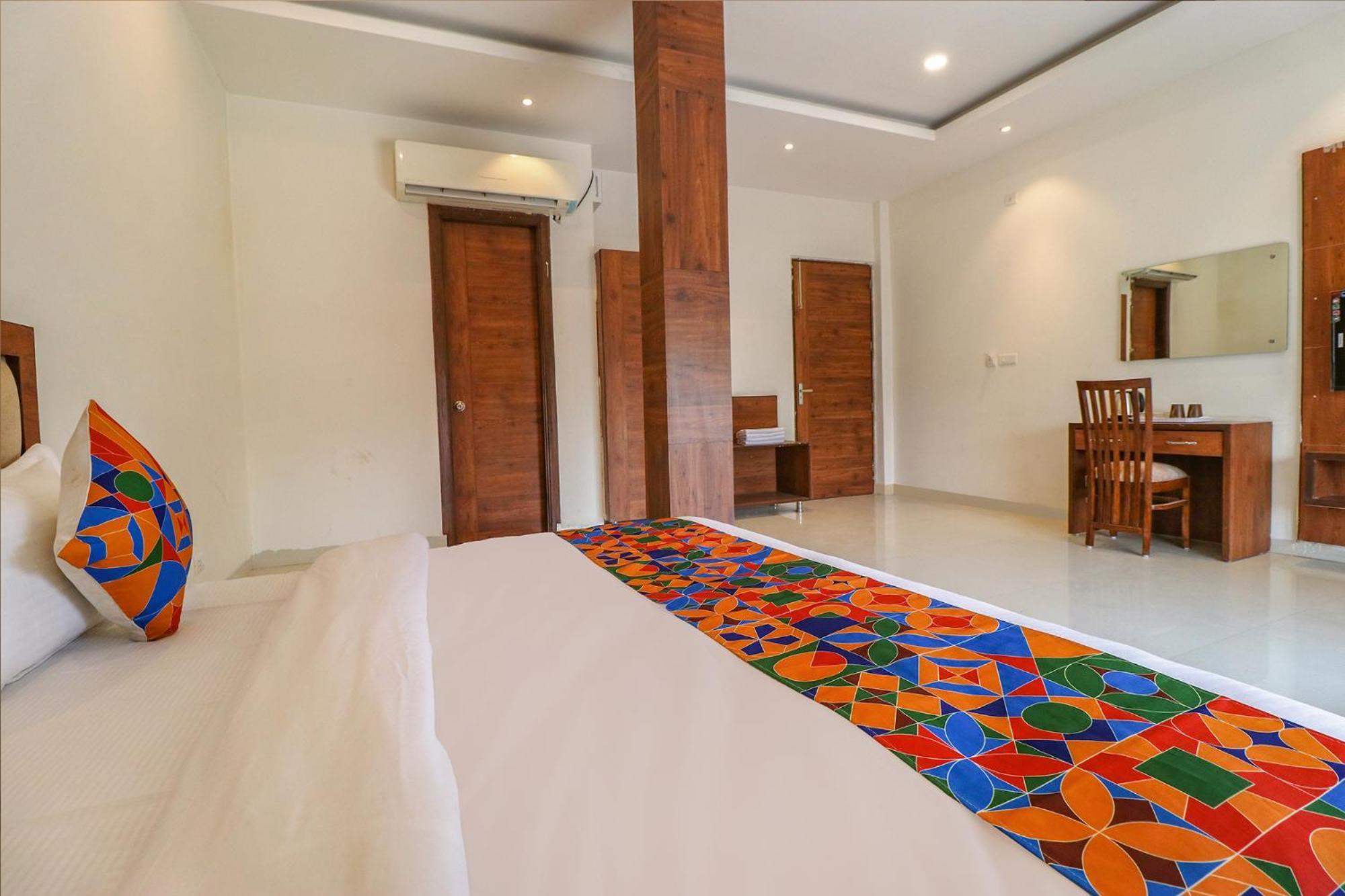 Hotel Fabhotel Prime Parisar 3*