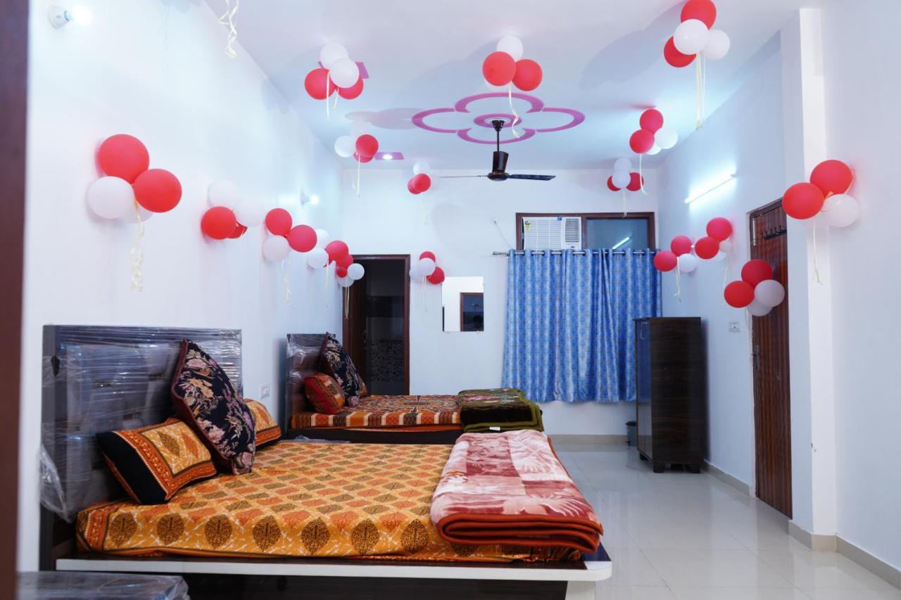 Bed & Breakfast Roop Niwas *