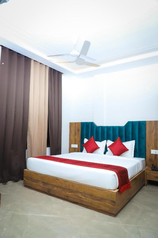 Dream Town By Cozy & 3* Amritsar