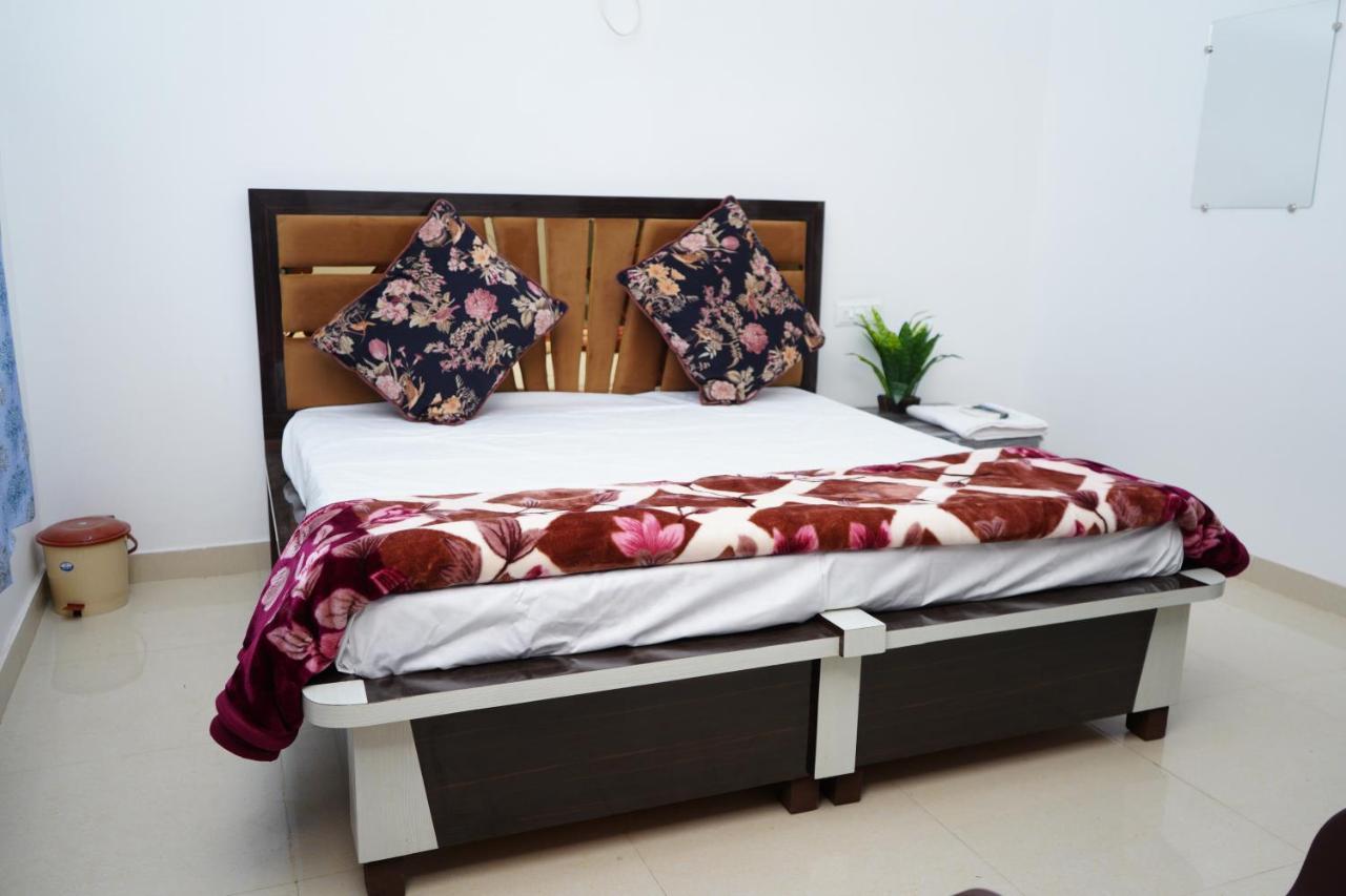 Roop Niwas Bed & Breakfast *