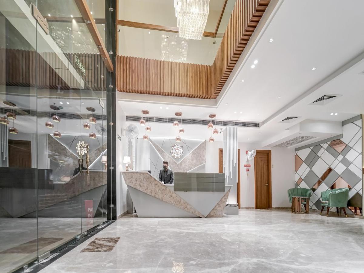 Oyo Townhouse 650 Aura 3*