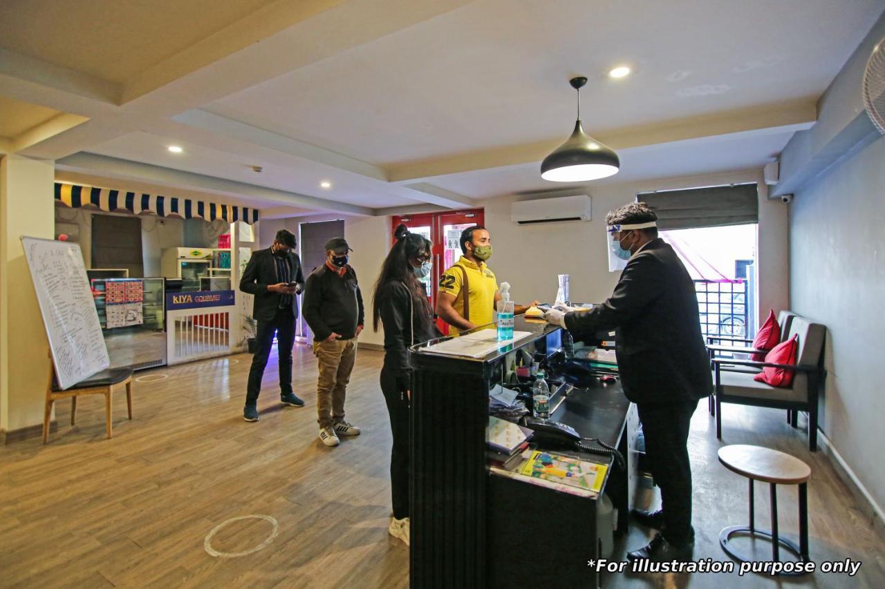 Oyo Townhouse 650 Aura Hotel