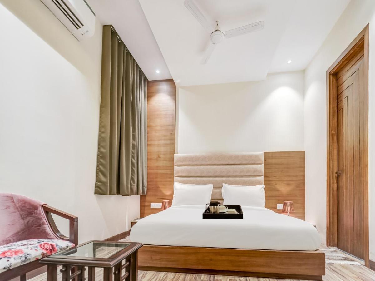 Oyo Townhouse 650 Aura Hotel