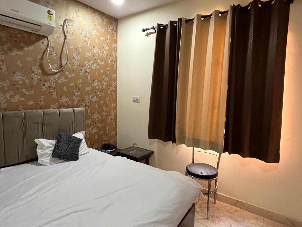 Hotel Sahib By Grb 3*
