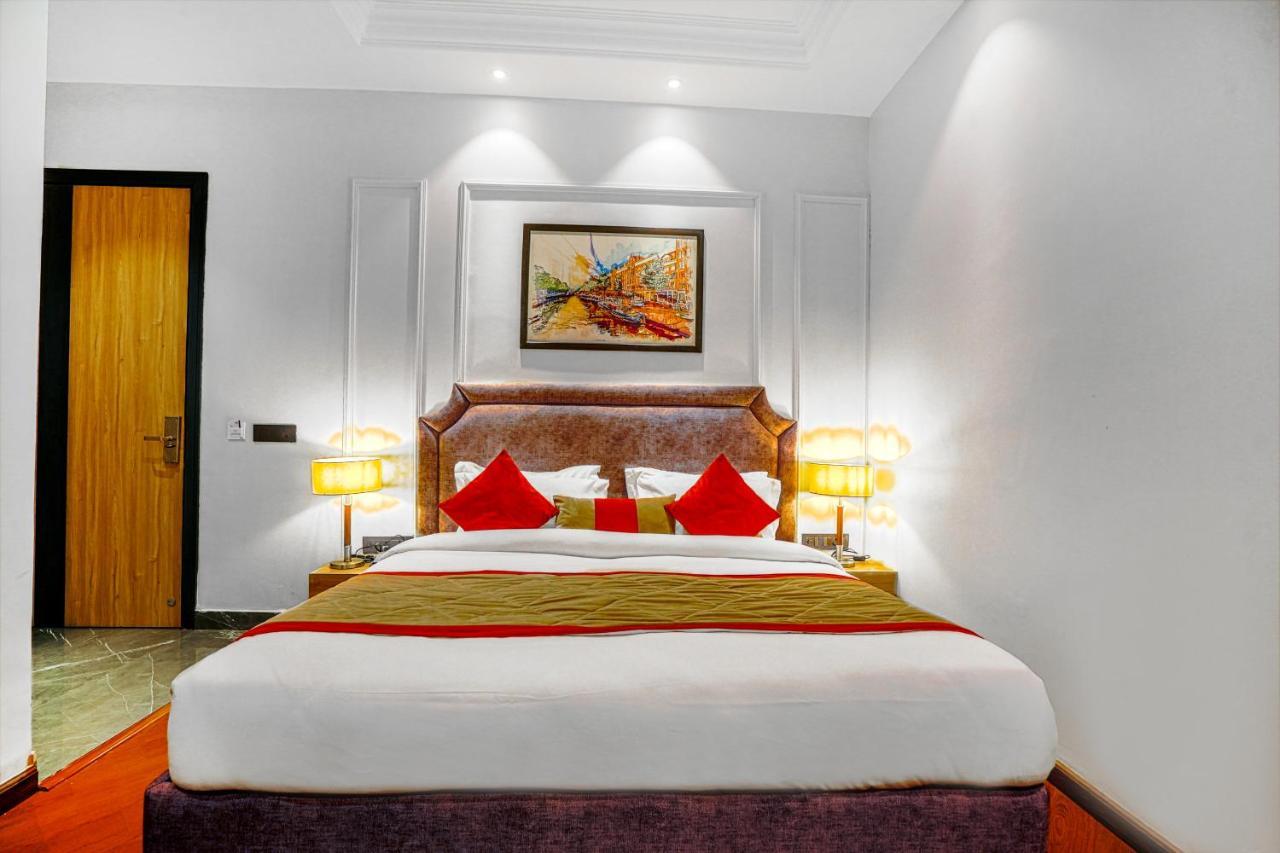Grand Cabbana By Levelup Hotel