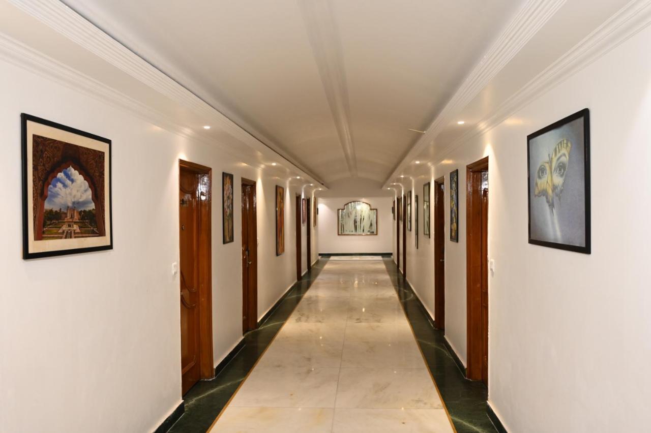 Hotel Lawrence