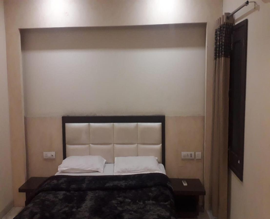 Hotel Raj Palace,