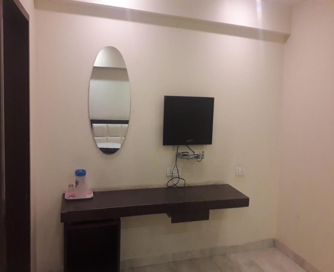 Hotel Raj Palace,