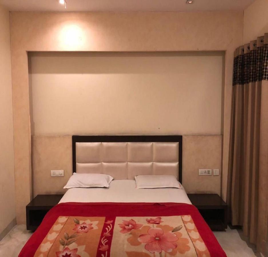 Hotel Raj Palace,