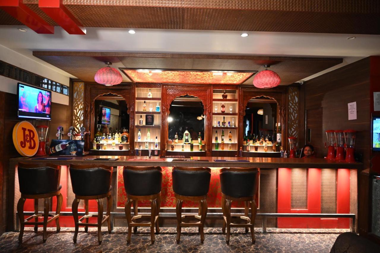 Lawrence Hotel