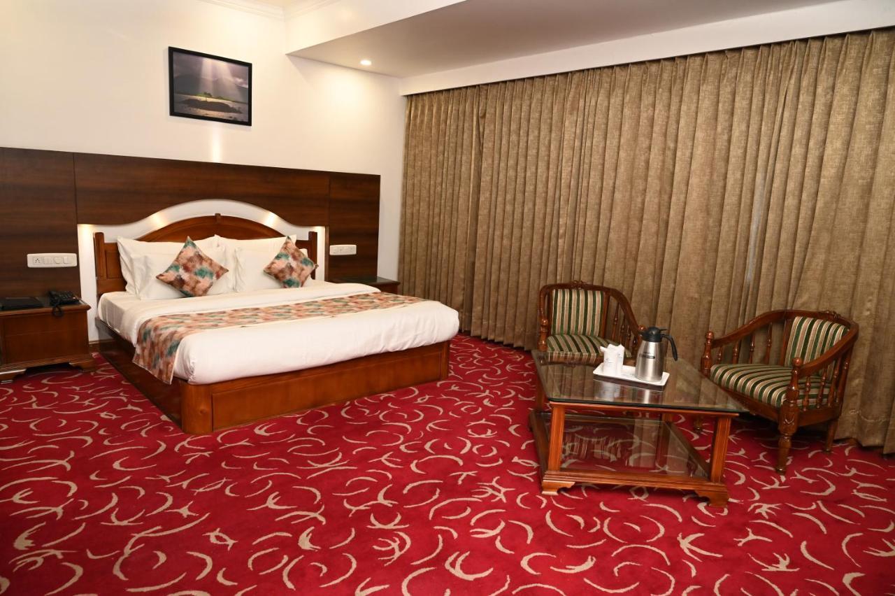 Hotel Lawrence