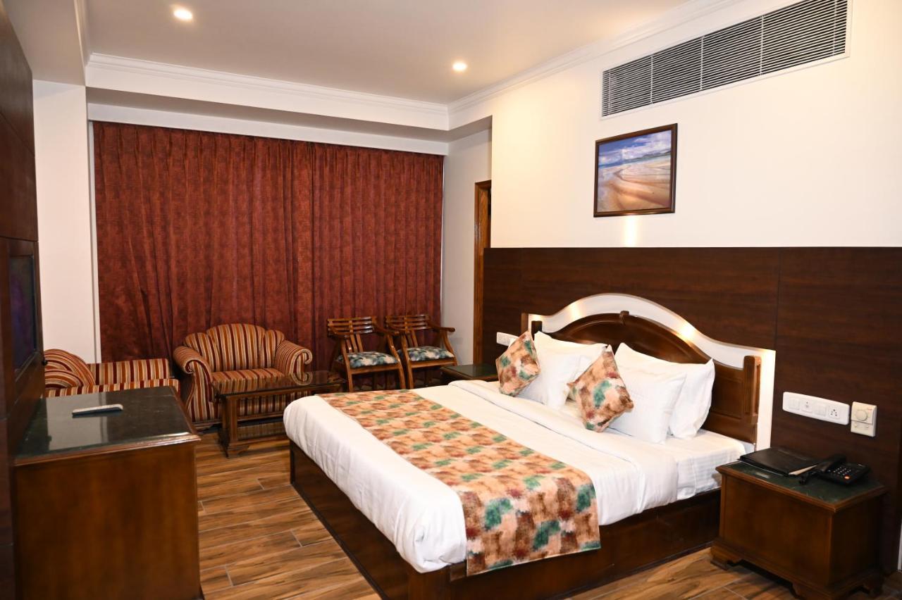 Lawrence Hotel 3*