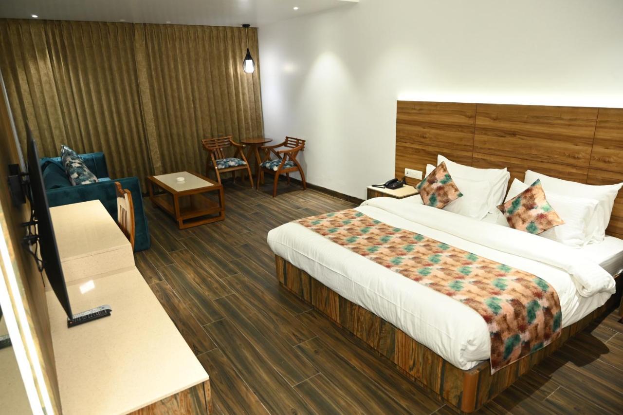 Lawrence Hotel 3*
