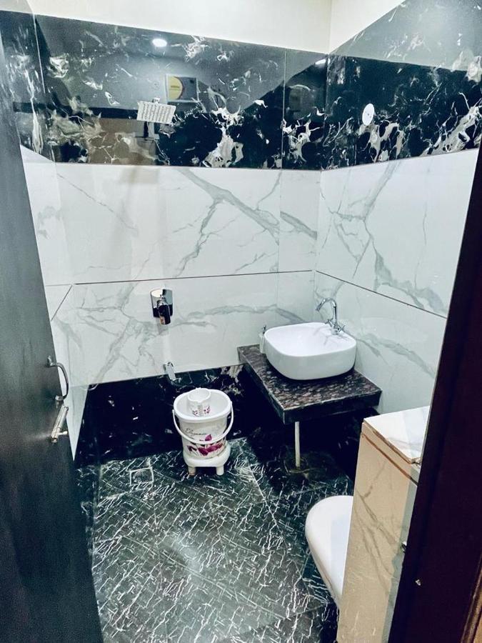 Hotel Yuvraj Residency - 1minute Walking From Golden Temple Amritsar