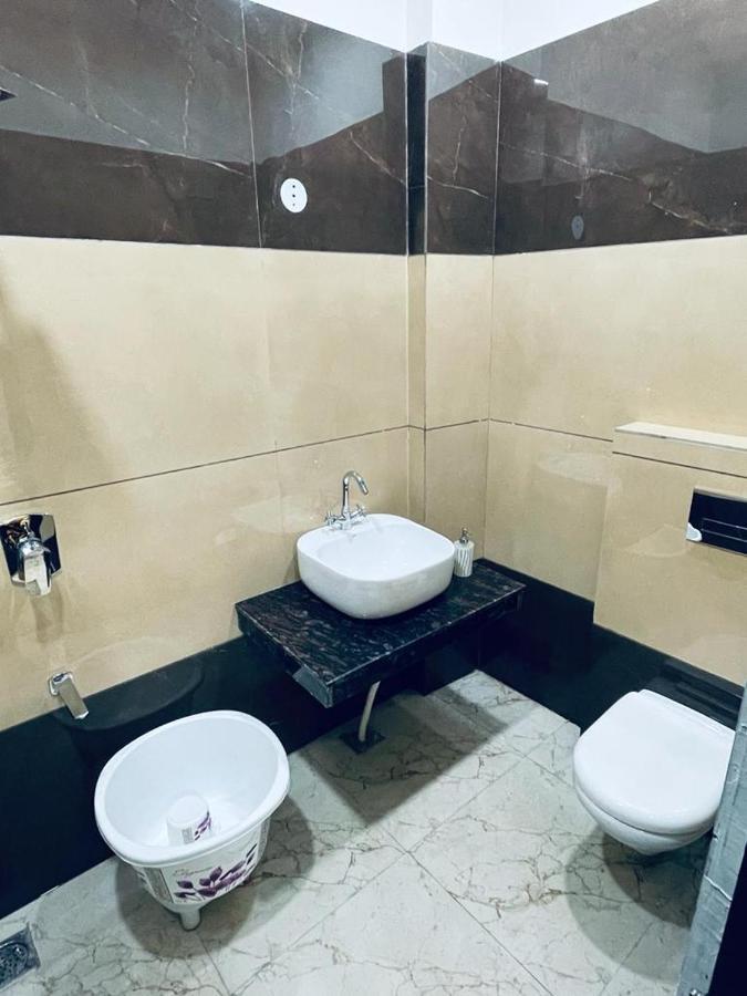Yuvraj Residency - 1minute Walking From Golden Temple 3* Amritsar