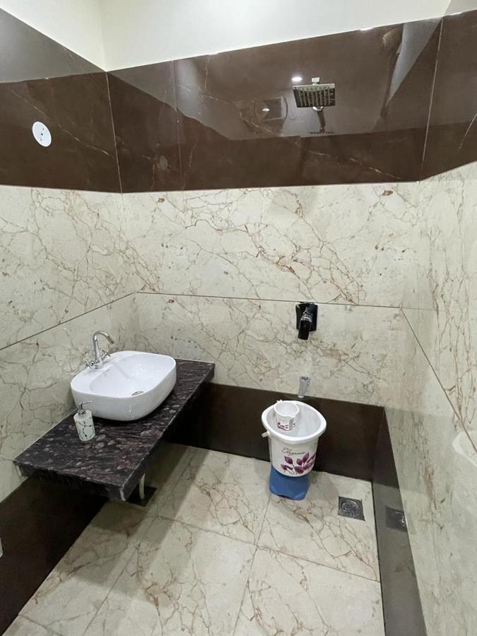 Yuvraj Residency - 1minute Walking From Golden Temple Hotel Amritsar