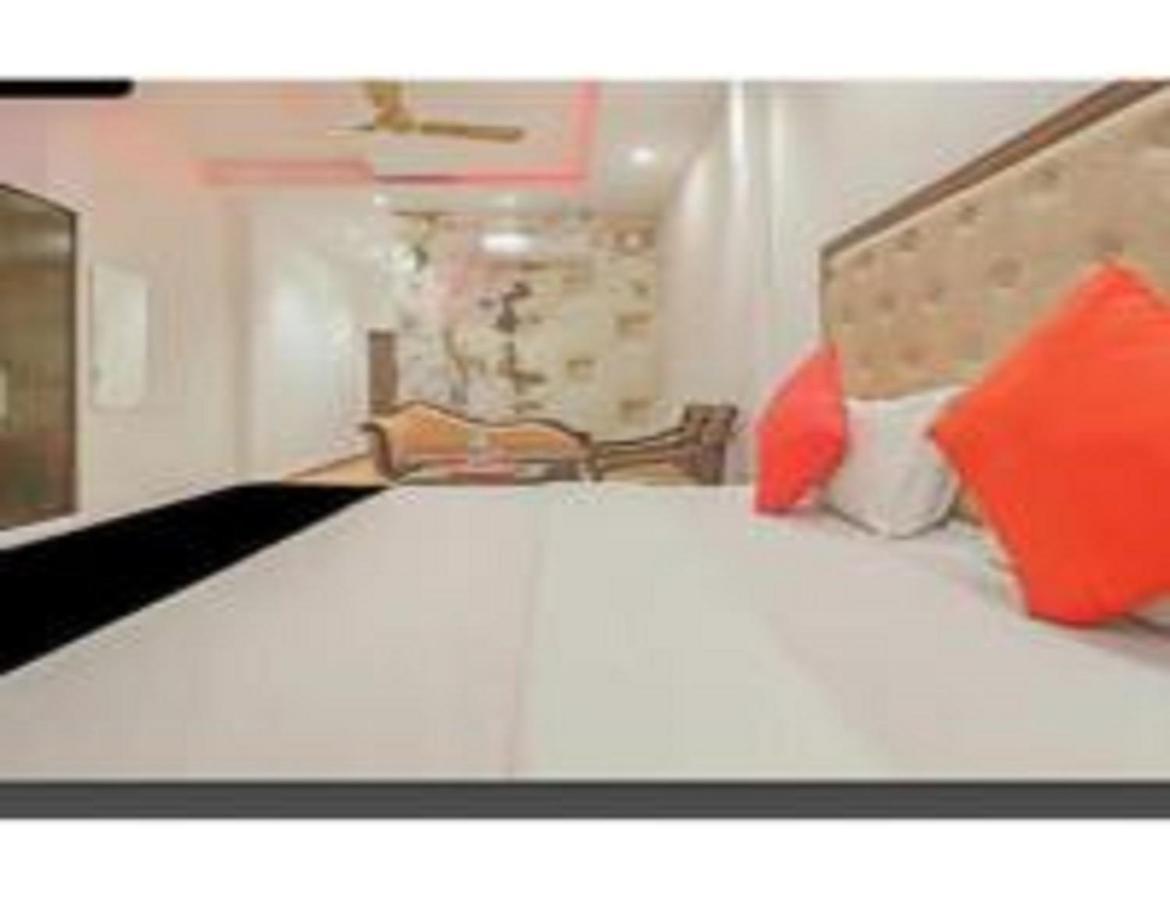 M.a International, Hotel