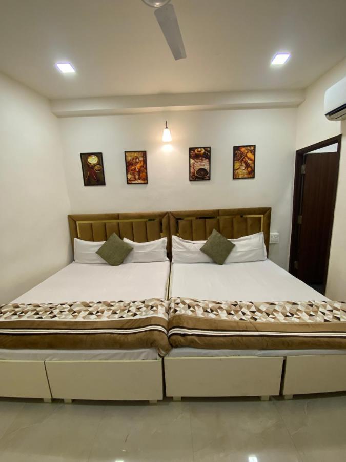 Hotel Paradise Stays