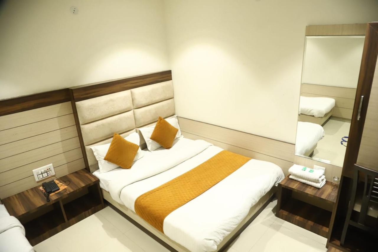 Hotel Malhotra 50 Meter From Golden Temple