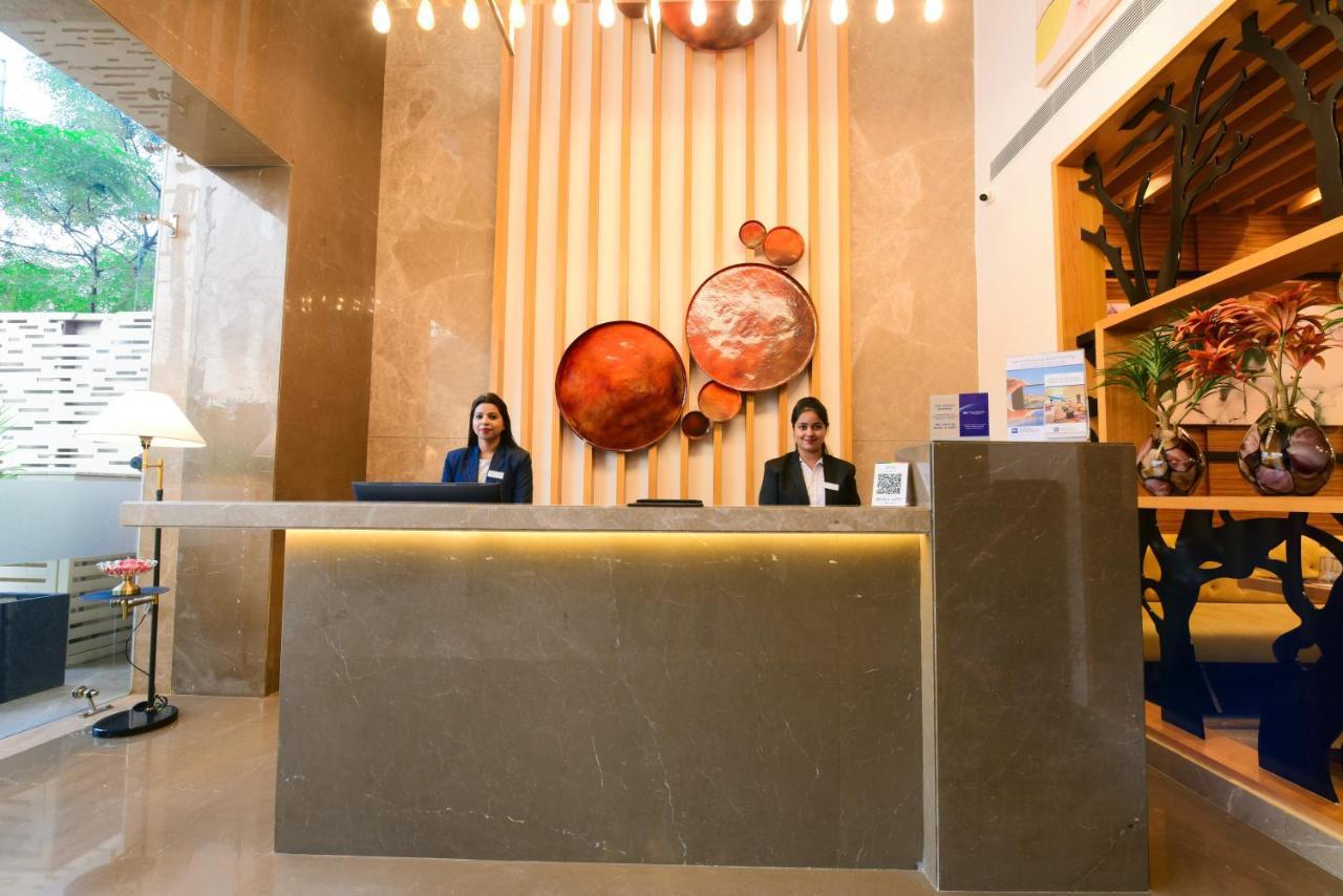 Hotel Surestay By Western Model Town 3*