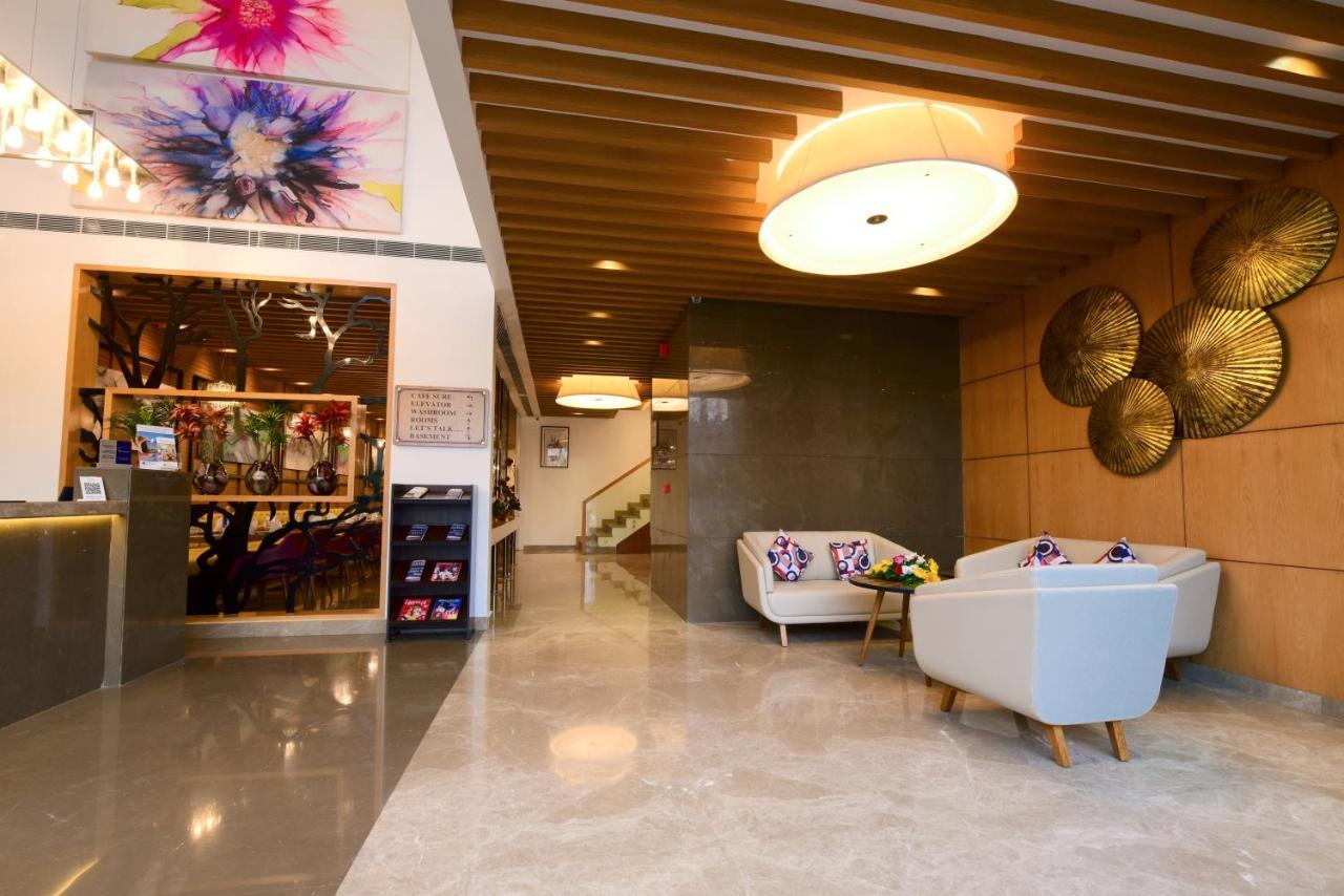 Hotel Surestay By Western Model Town 3*