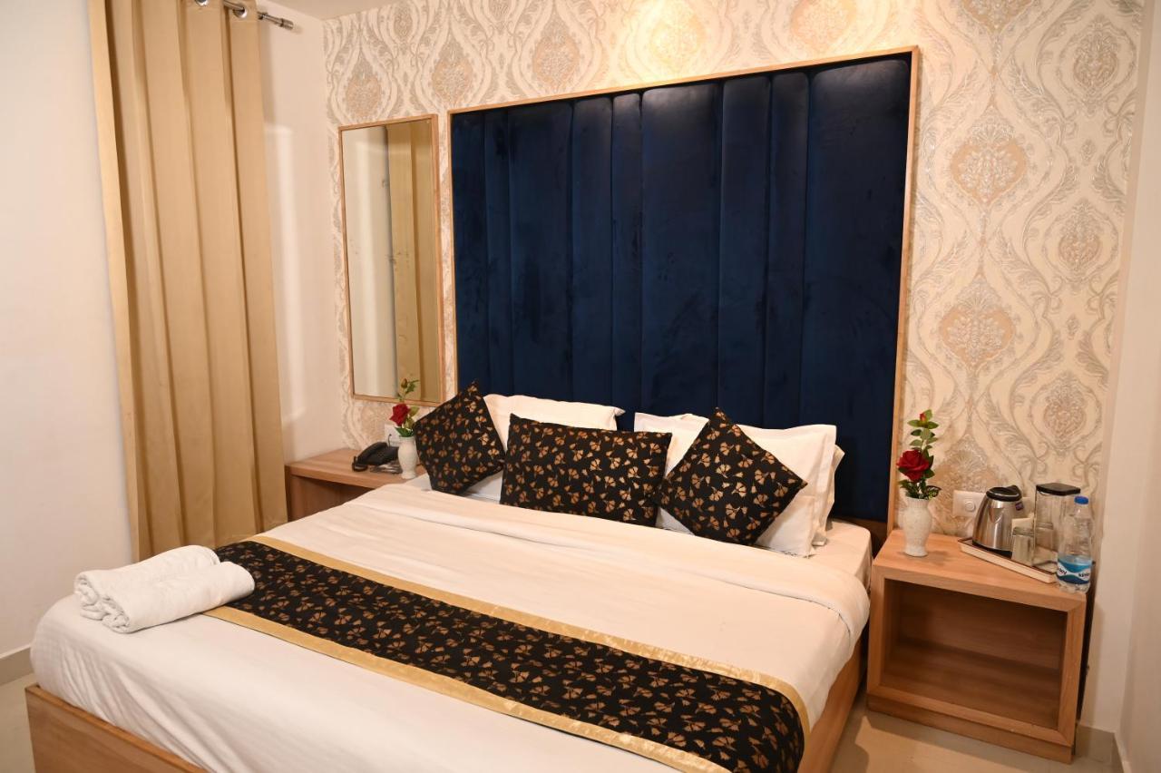 Diamond L Near Golden Temple L In L In Hotel Amritsar