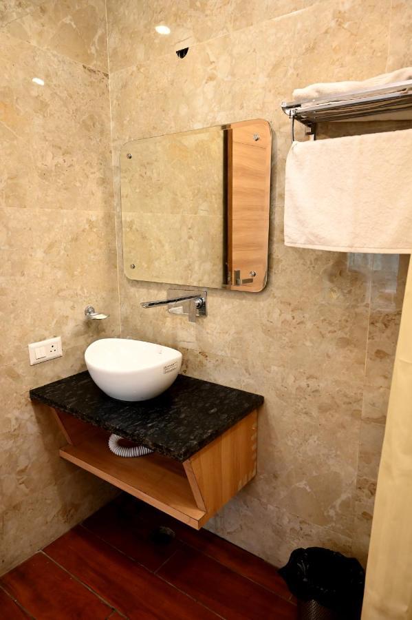 Diamond L Near Golden Temple L In L In Hotel Amritsar
