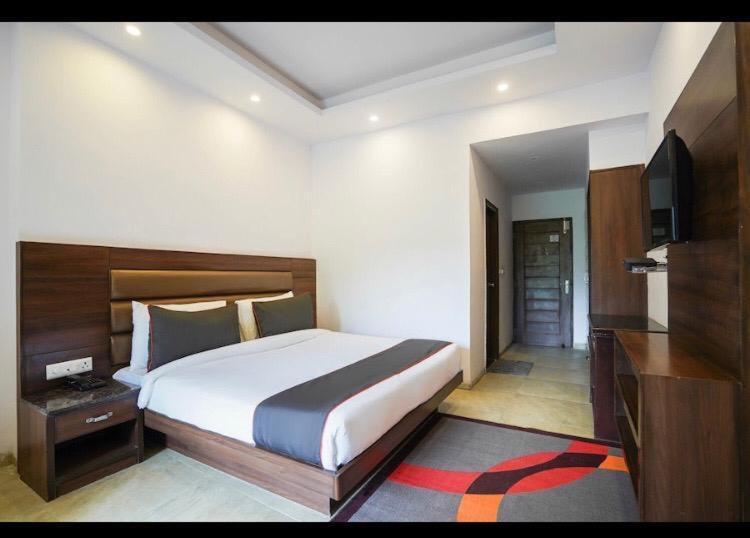 White 3* Amritsar