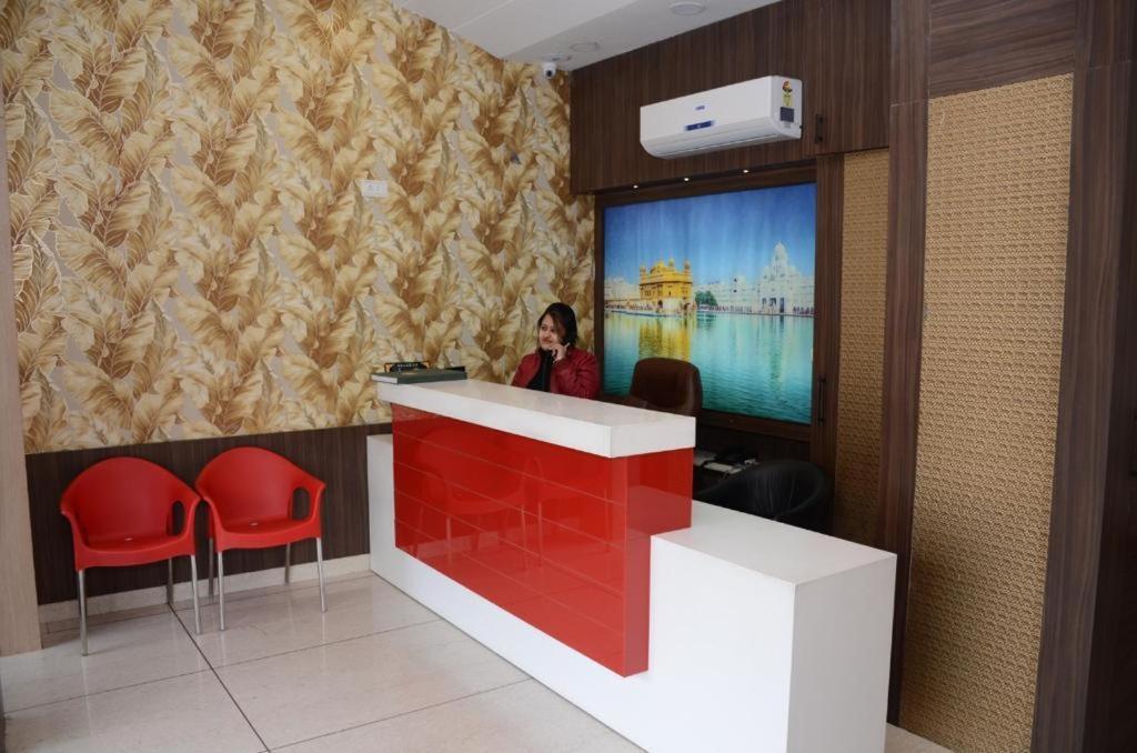 Robin Hotel