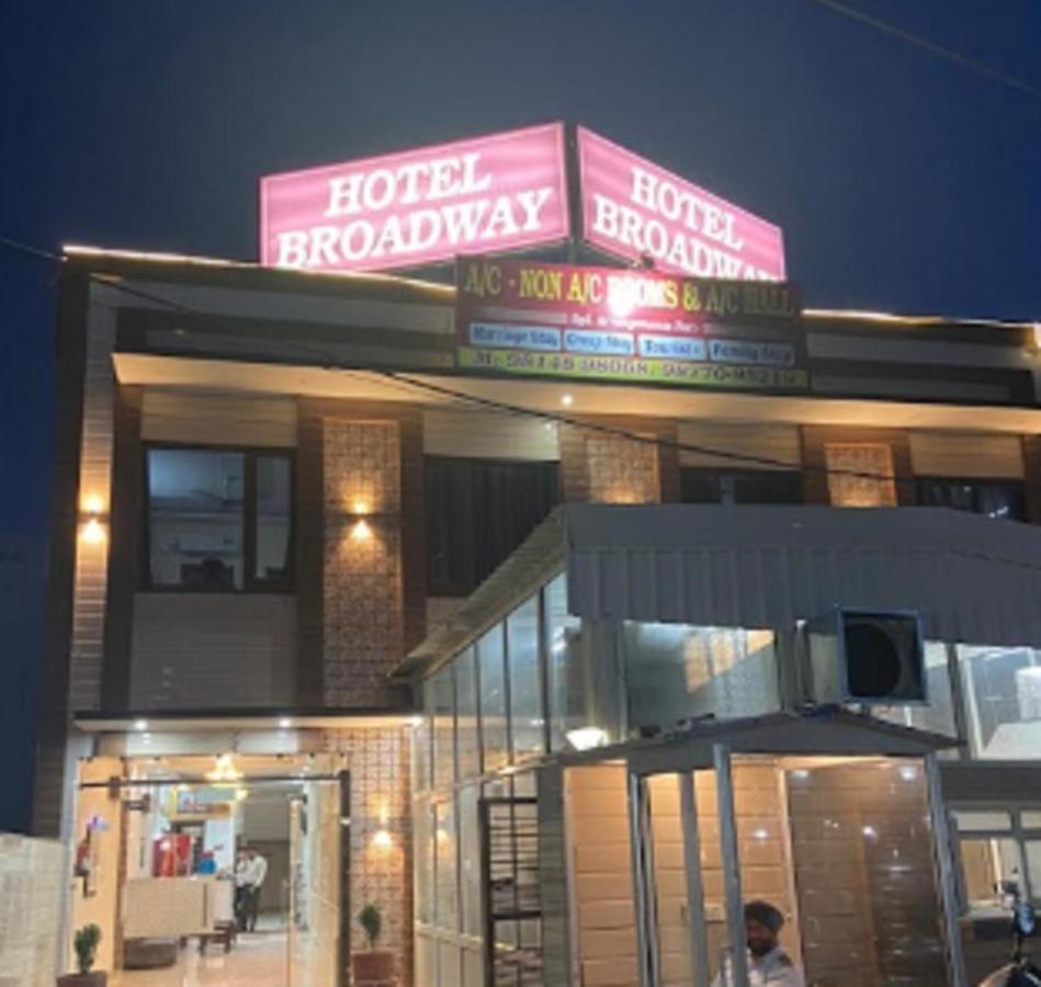 Broadway By Wb Hotel *