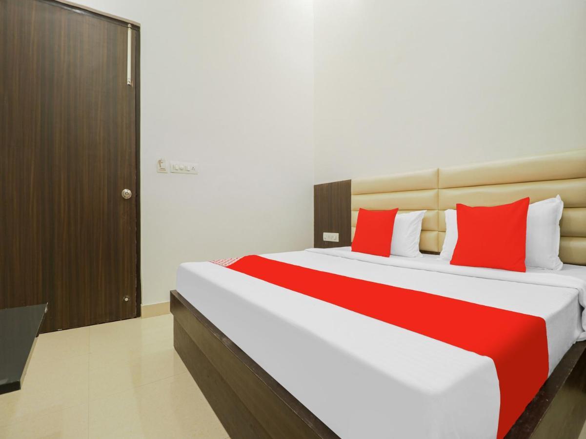 Oyo 85906 Noor Residency Hotel 3*