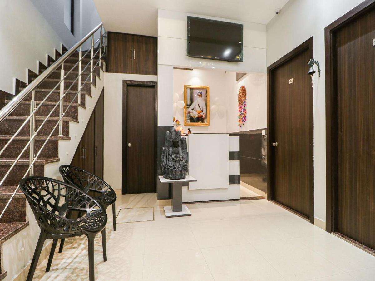 Oyo 85906 Noor Residency 3*