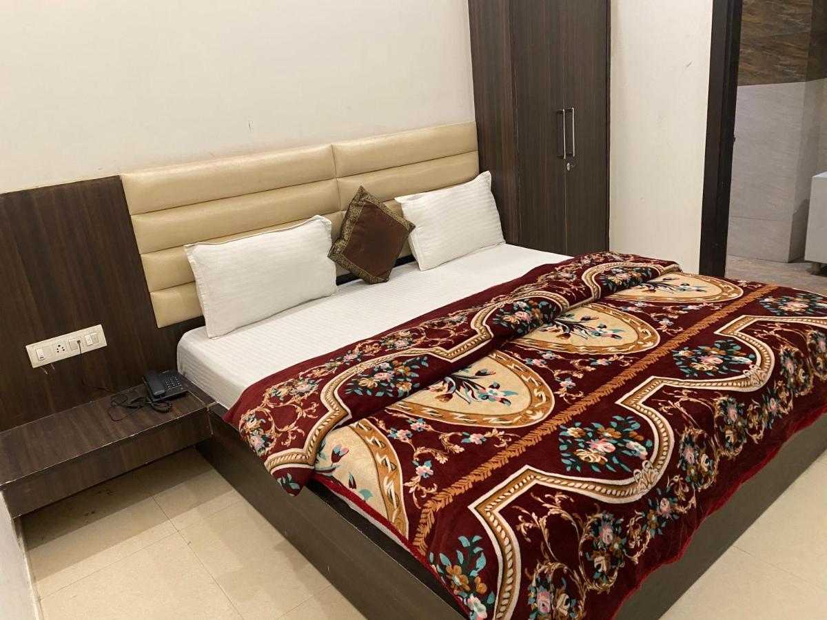 Noor Residency -- Walkin Distance From Golden Temple -- For Couple,family,group,corporate Inn Amritsar