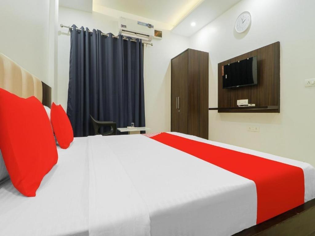 Noor Residency -- Walkin Distance From Golden Temple -- For Couple,family,group,corporate Inn