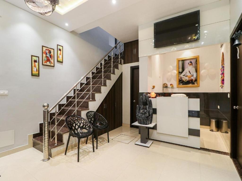 Noor Residency -- Walkin Distance From Golden Temple -- For Couple,family,group,corporate *