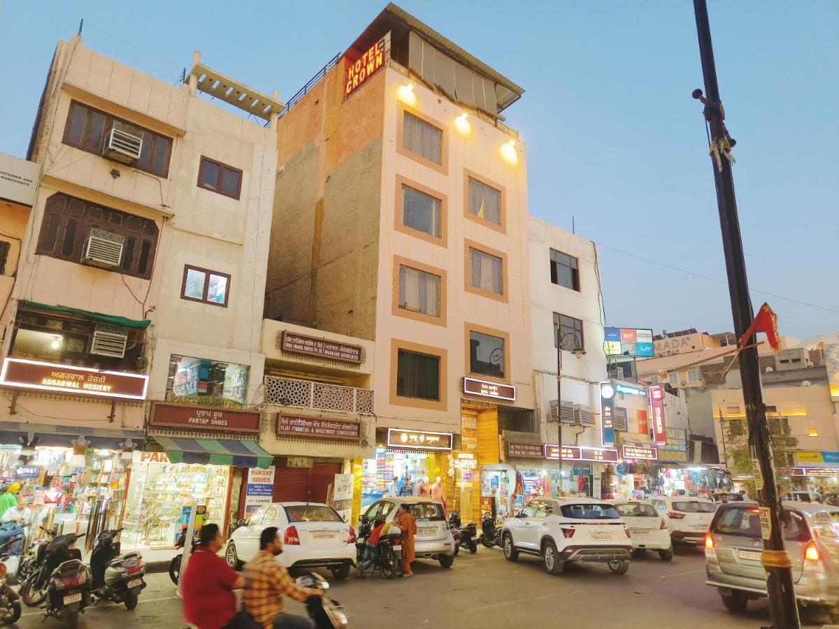 Hotel Crown,