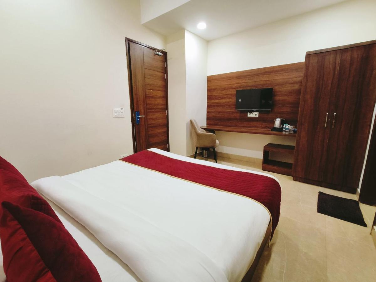 Treebo Trend Diamond Creek Hotel 4*