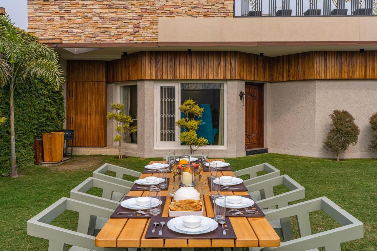 Villa Stayvista At D With Breakfast, Lawn, Bbq *