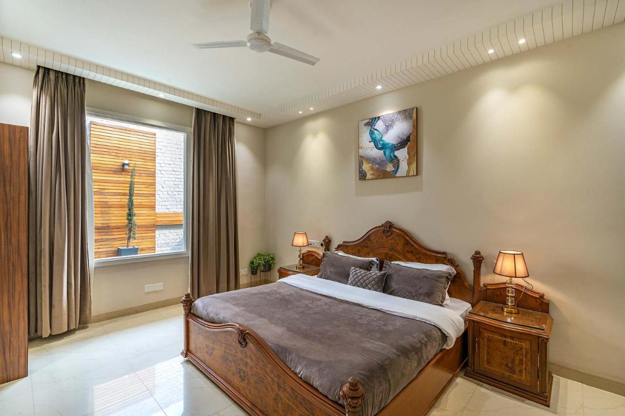 Stayvista At D With Breakfast, Lawn, Bbq Amritsar