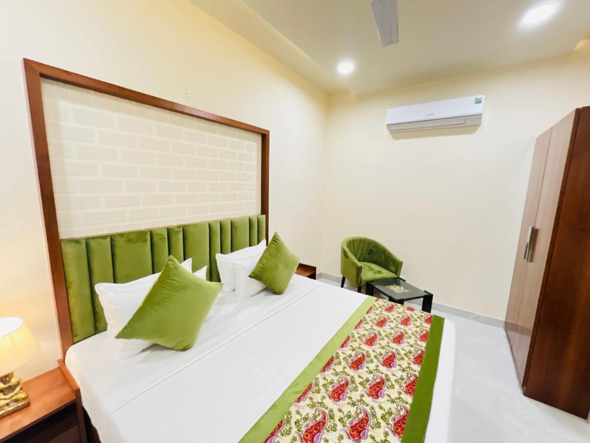 Hotel The Orchid Tree - Walking From Golden Temple Amritsar