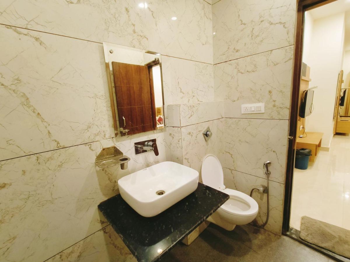 Bansal Paradise Near Golden Temple Hotel 3*