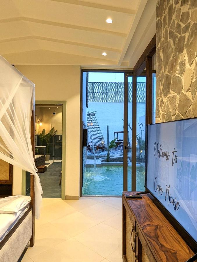 Cape House Hotel 4*
