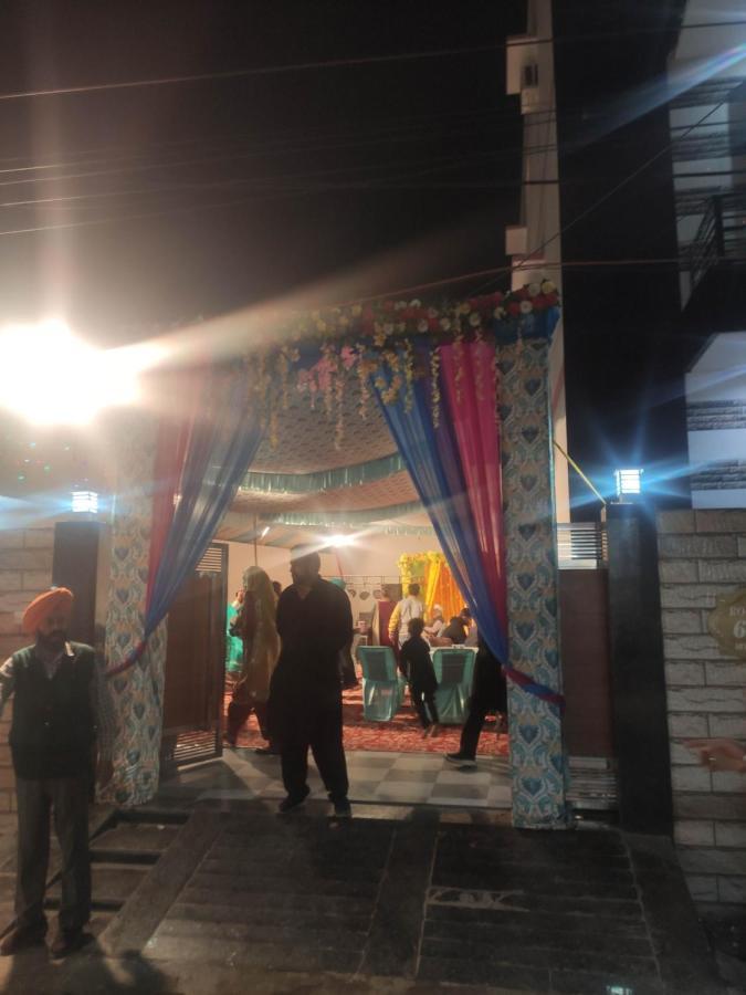 Bed & Breakfast Roop Niwas