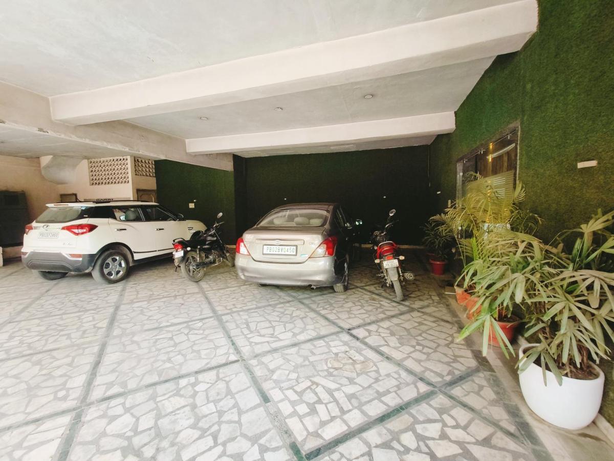 Ricky International 3* Amritsar
