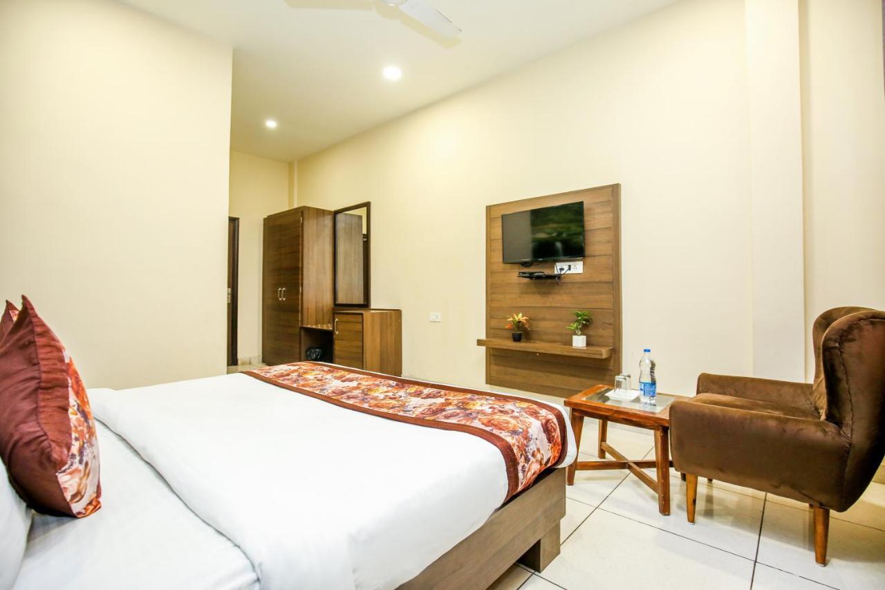 Karan Residency - 5 Min Walk From Golden Temple 3*