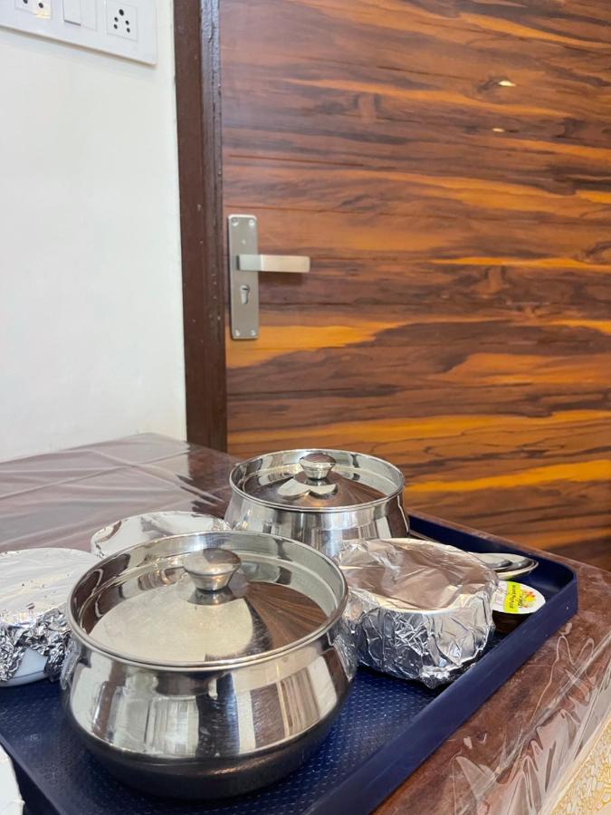 Guest house Comforts 500m From Airport Amritsar