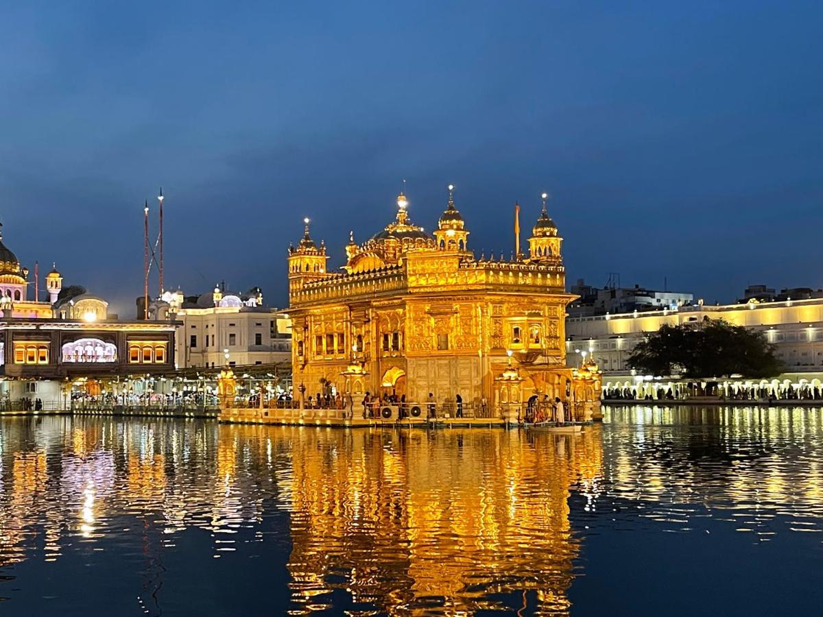 Comforts 500m From Airport Amritsar