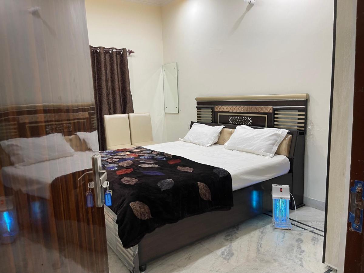 Comforts 500m From Airport * Amritsar