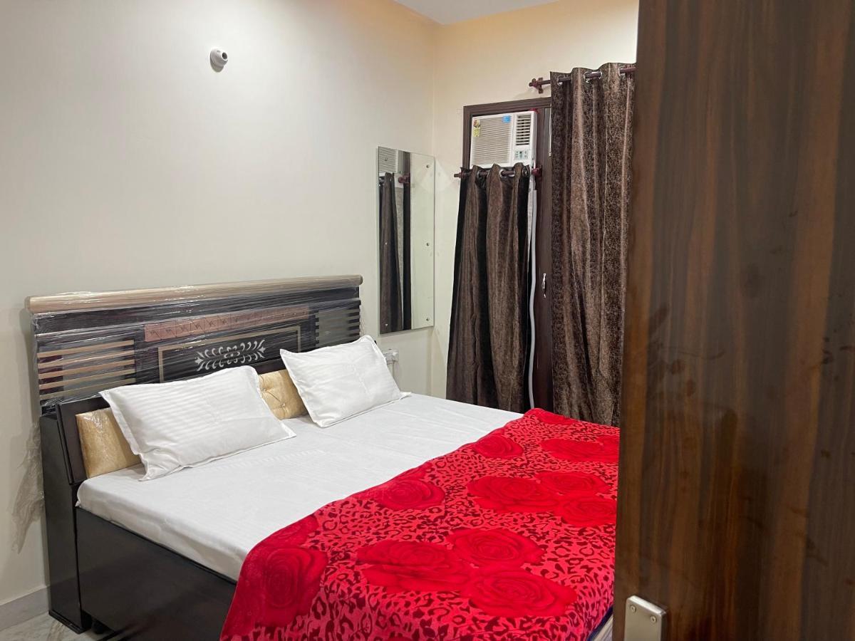 Guest house Comforts 500m From Airport *