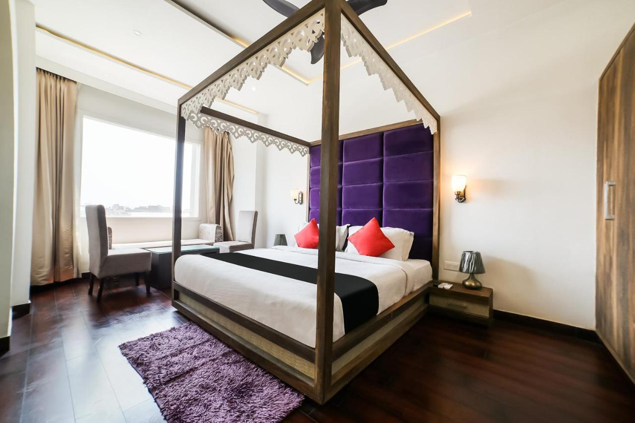 Hotel Capital O 38688 Royal Shelaton